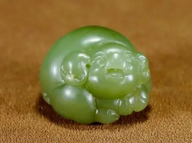 越盘越脏？一放越干？和田玉藏品应该如何保养？